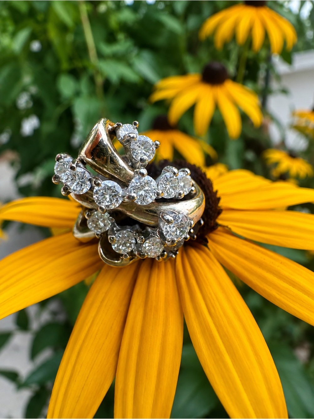 14 kt Gold-Tone Women’s Cluster Ring - Sparkling Clear diamonds.